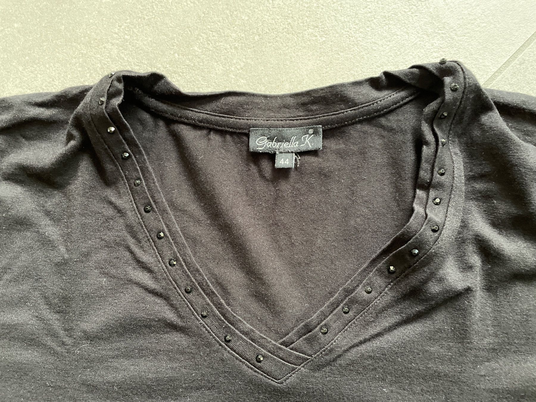 T-shirt: Damen T-Shirt schwarz Grösse 44 – Usato da Adligenswil venduto da Treegarden 1
