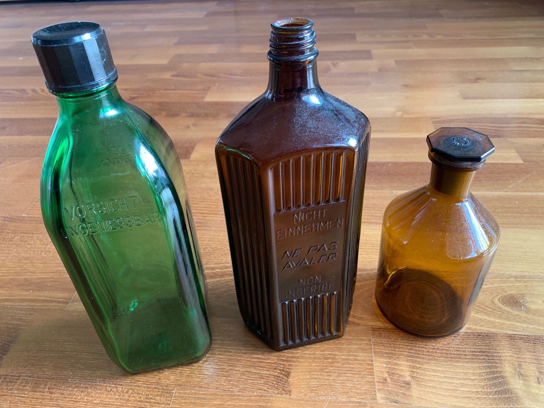 Accessori da laboratorio: Drei Apothekerflaschen – Difettoso da Edlibach venduto da RUW19