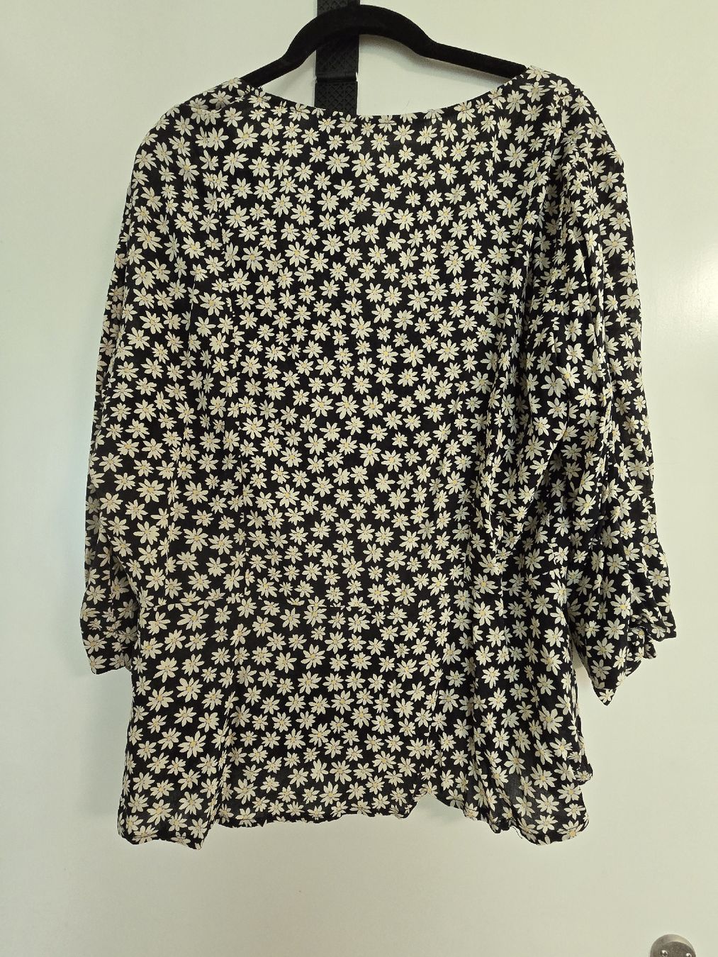 Mango Blusen: 2er Set Mango Casual Blusen Gr.L – Gebraucht aus St. Gallen von CAPYCORP 2
