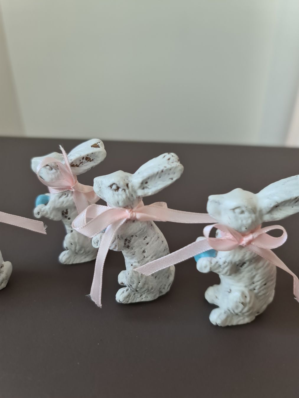 Tutte le decorazioni: Vier Osterhasenfiguren in Shabby-Chic Optik – Nuovo (secondo la descrizione) da Uster venduto da Cruleye 4