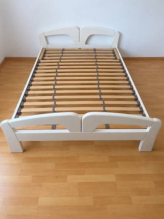 Lits: Bett mit Lattenrost – D'occasion à Zuchwil par tgy_2qrg