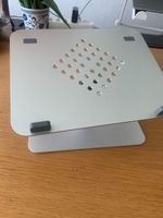 Ergonomischer Laptop-Ständer