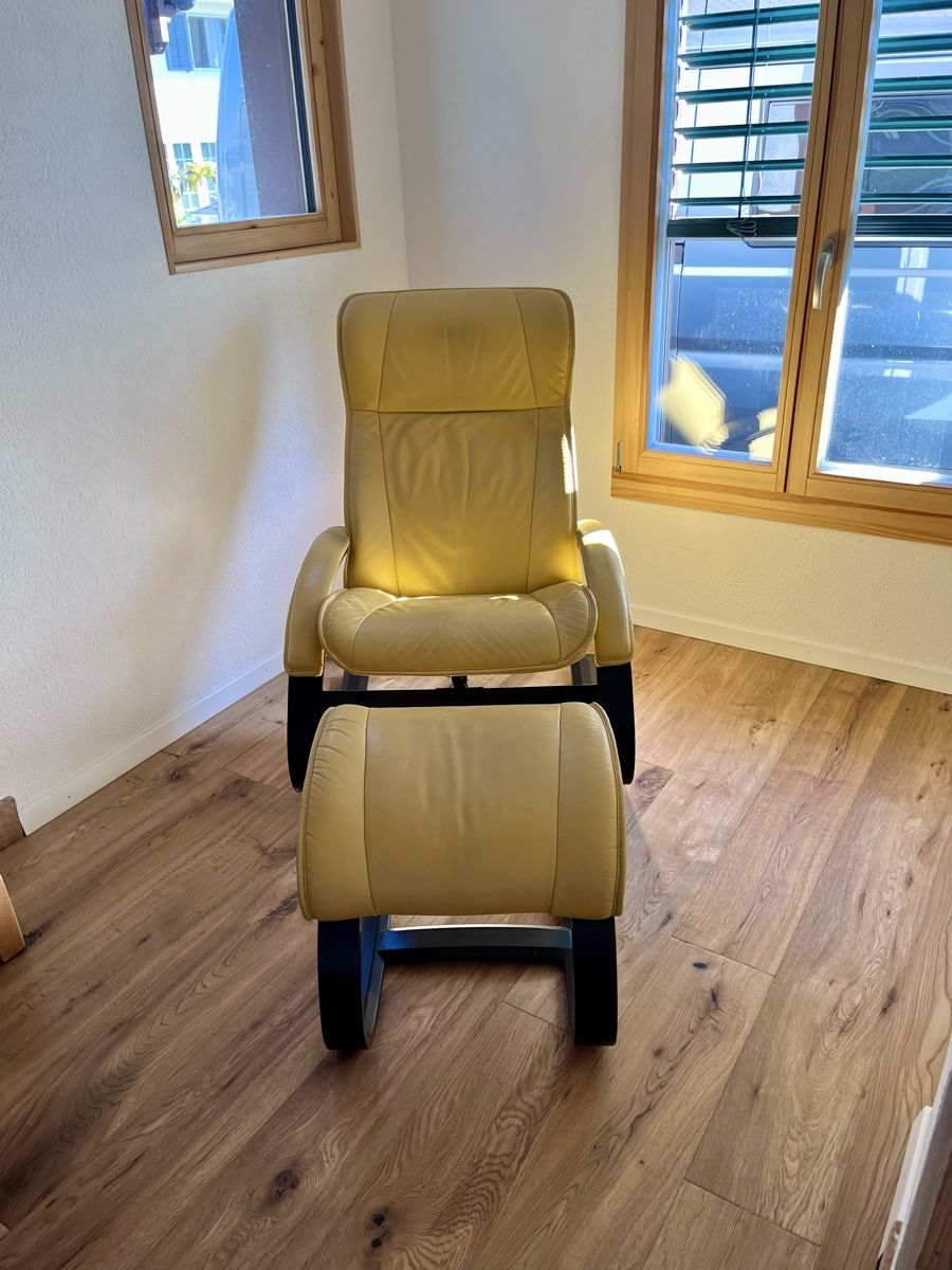Poltrone: Relax-Schaukelsessel mit Hocker – Usato da Utzenstorf venduto da Milva2