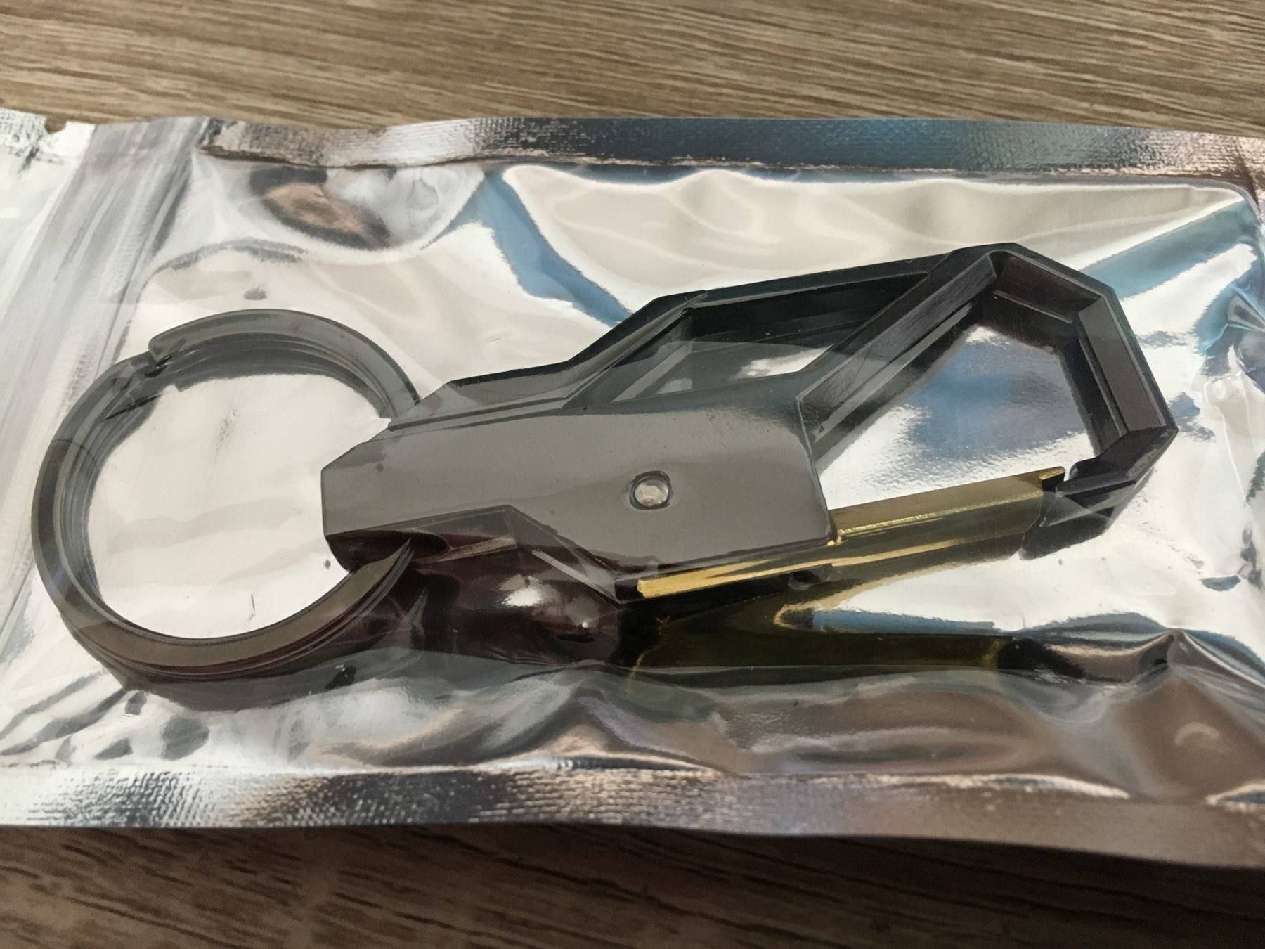 Portachiavi: Porte clefs en métal – Nuovo e nell'imballaggio originale da Clarens venduto da Surcouf91