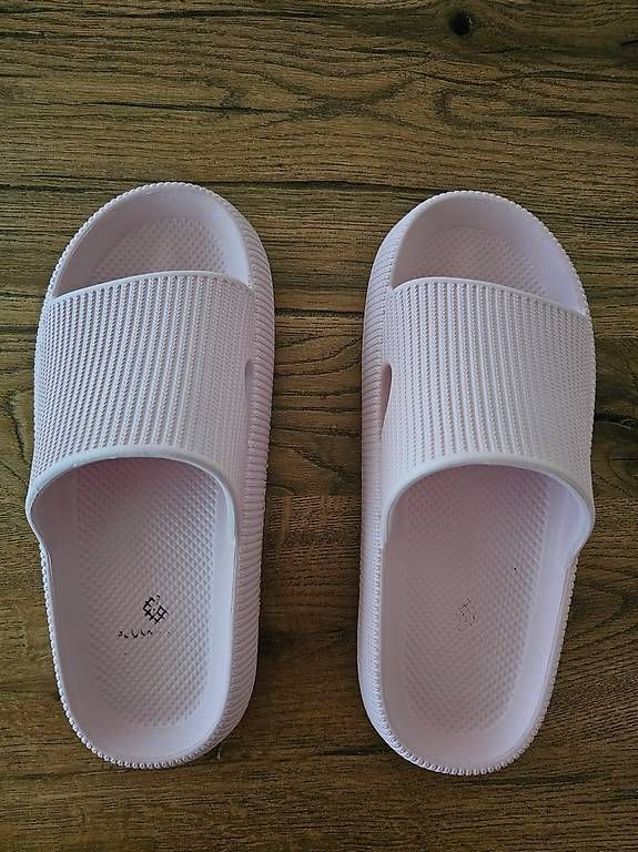 Scarpe da donna: Fluffy Schuhe rosa – Usato da Abtwil SG venduto da ina_hc8h