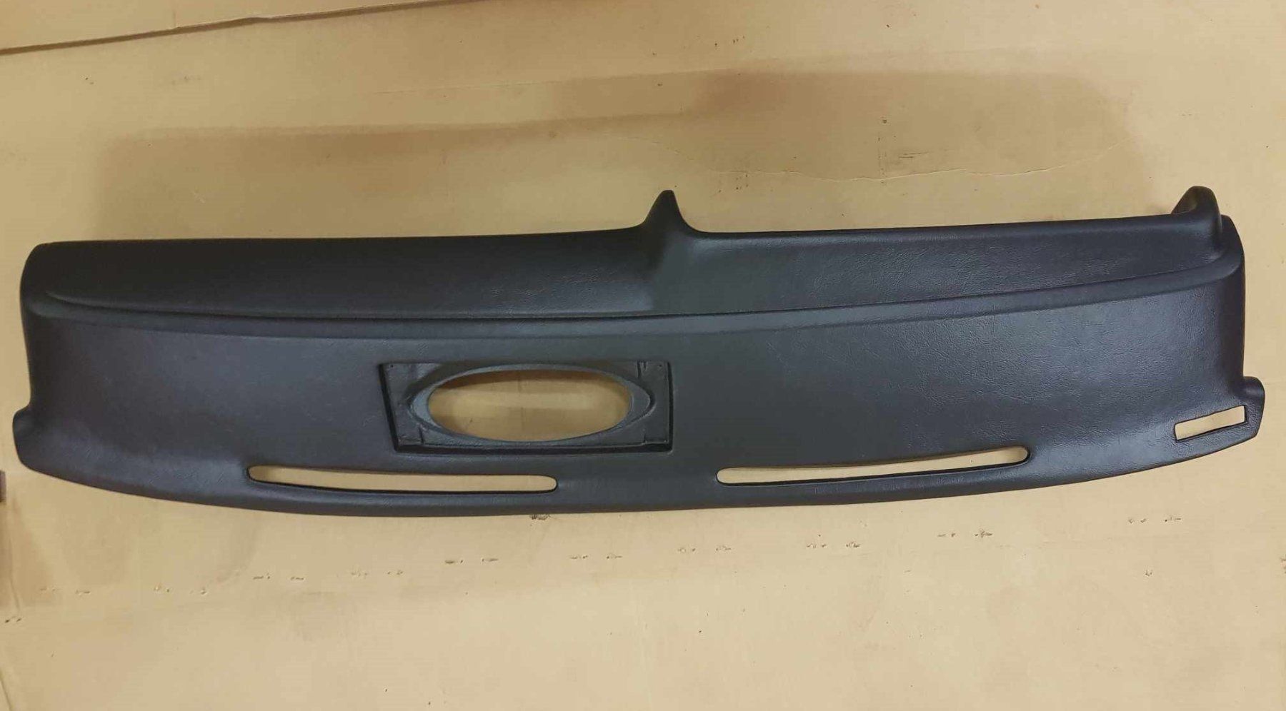 Tutti pezzi di ricambio auto: Mopar Dash Cover Challenger und Barracuda – Nuovo e nell'imballaggio originale da Niedergösgen venduto da usc_8qc6