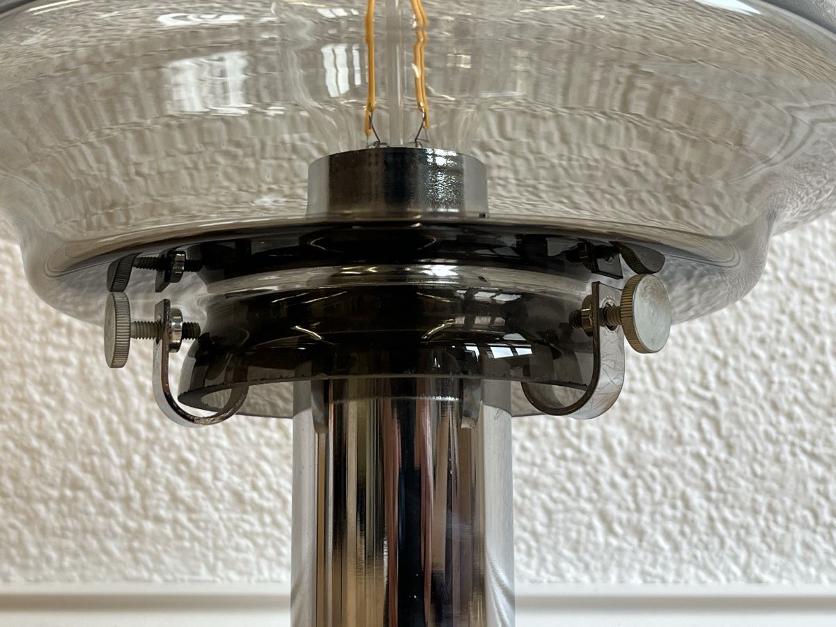 Lampen: Vintage Chrom Tischleuchte mit Rauchglas-Schirm, – Gebraucht aus Horgen von Grizzly83 4