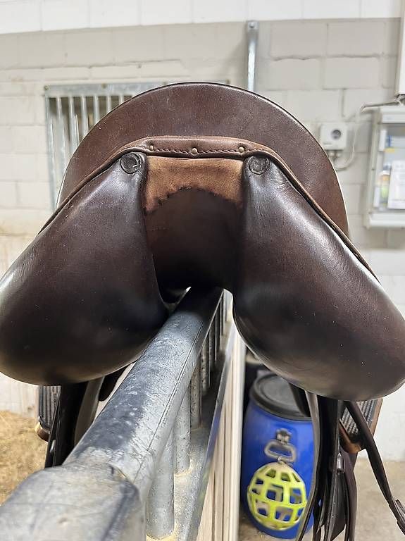 Selle & Accessori: Spirig Gossau Dressursattel – Usato da Hochdorf venduto da sha_l8l8 1
