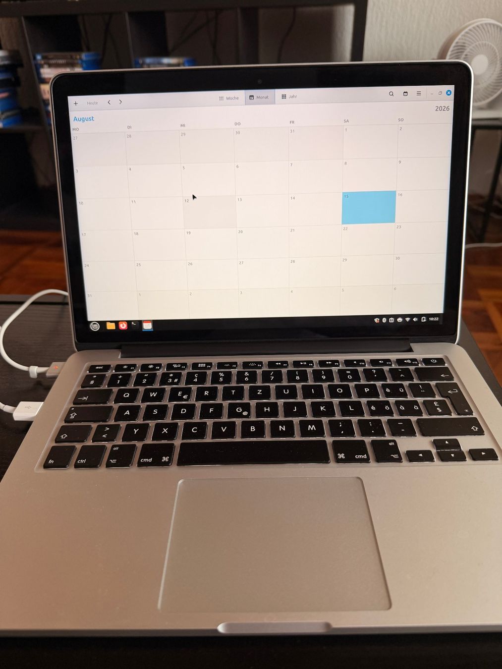 Apple Notebooks: Apple Mac Book pro mit Linux Mint und CD Laufwerk – Gebraucht aus Unterseen von nicco123 4