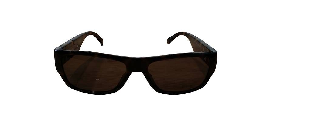Occhiali & Lenti: Moderne Calvin Klein Sonnenbrille mit integriertem USB – Usato da Kaltbrunn venduto da Andu_ril