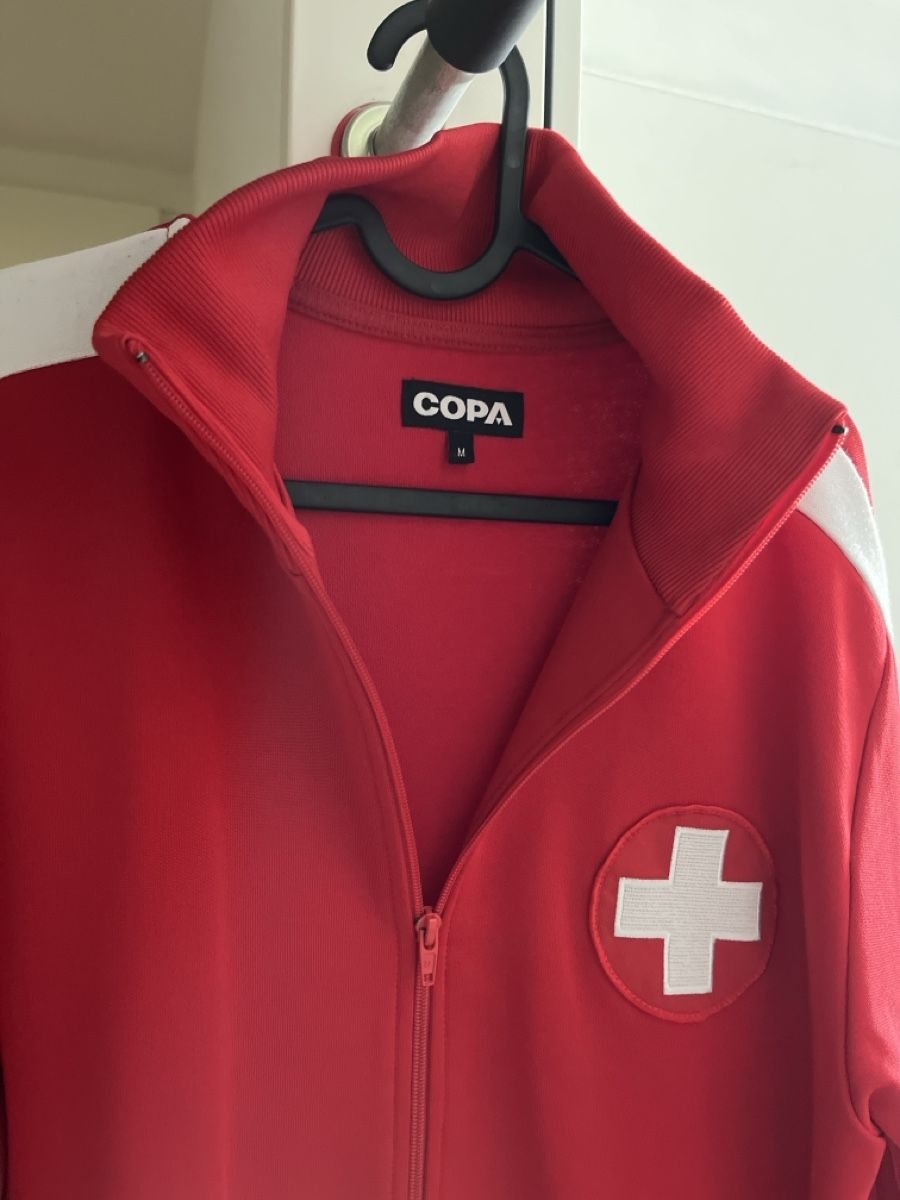 Giacche: Trainingsjacke rot Schweiz Grösse M – Usato da Zürich venduto da msxtnt 2