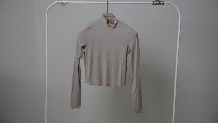 NAKD Longsleeve Rollkragen beige ripped Damen S 36