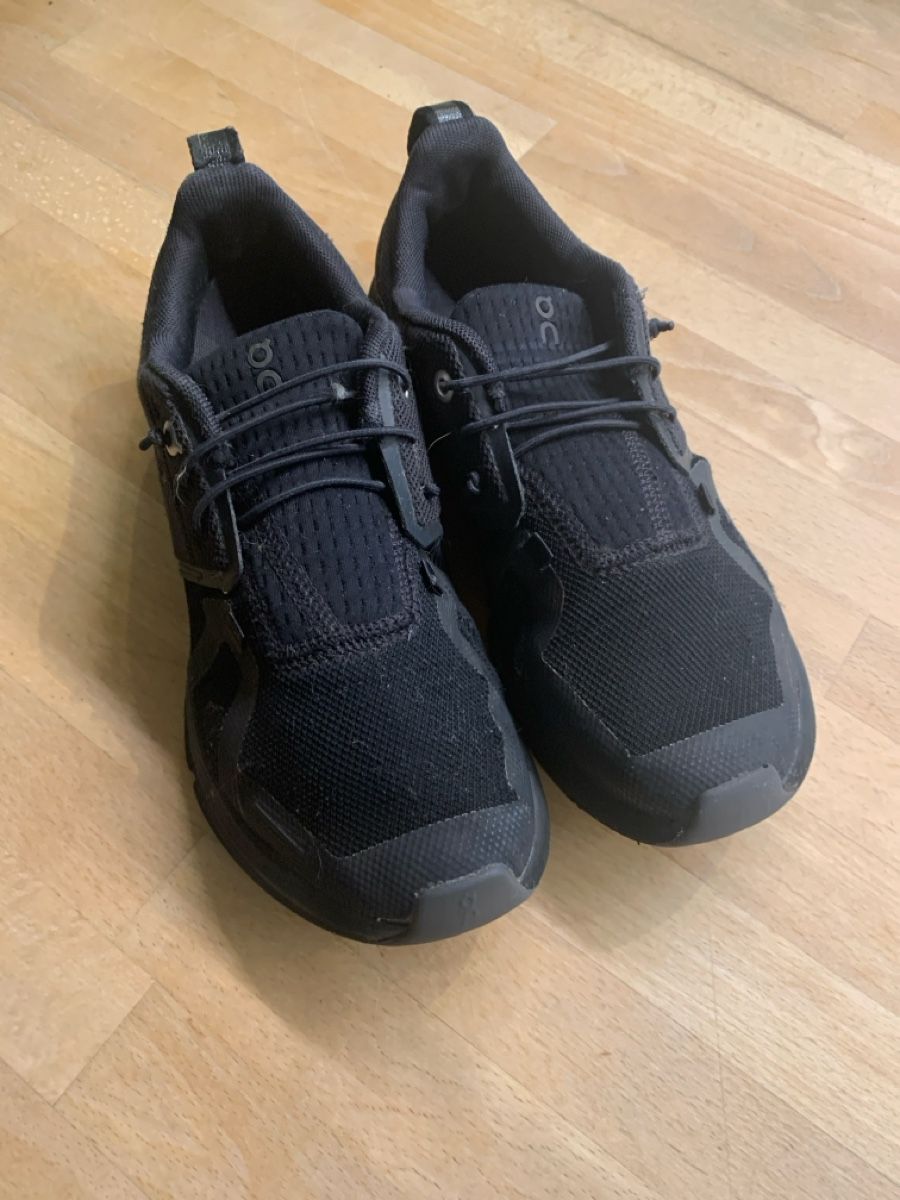 Scarpe da uomo: On Running Schuhe (On Cloud) in Schwarz. – Usato da wald zh venduto da trebeli