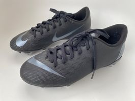 Chaussures de football Nike t.35