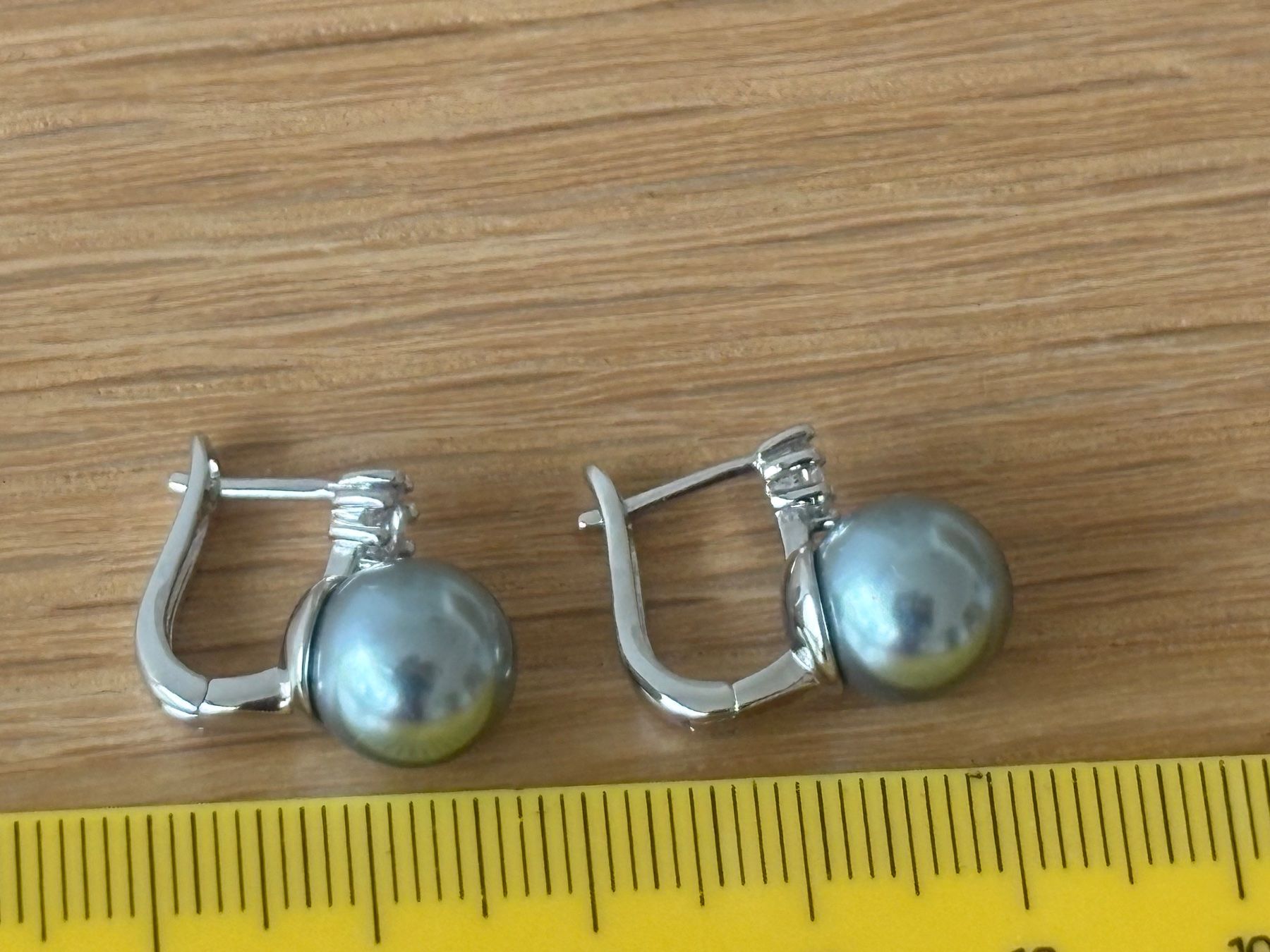 Orecchini pendenti & Orecchini a lobo: Luxus Elegante Ohrstecker  Kunstperlen Silberfarben grau – Nuovo (secondo la descrizione) da Biel-Bienne venduto da Roserosse13 4