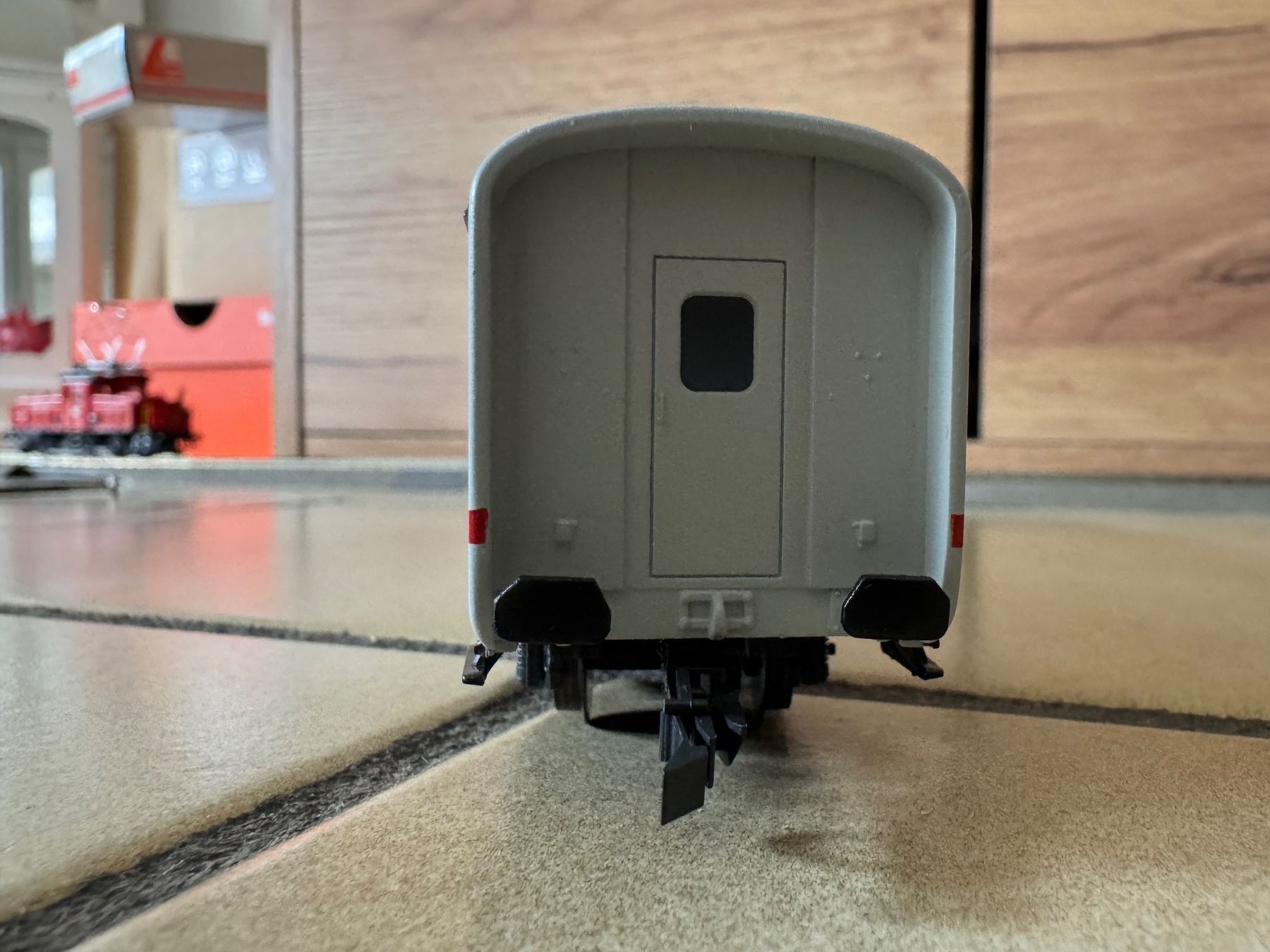 Lima Modellini di ferrovie: Voitures voyageurs SBB HUPAC LIMA HO DC – Nuovo e nell'imballaggio originale da Genève venduto da den_8z8h 2