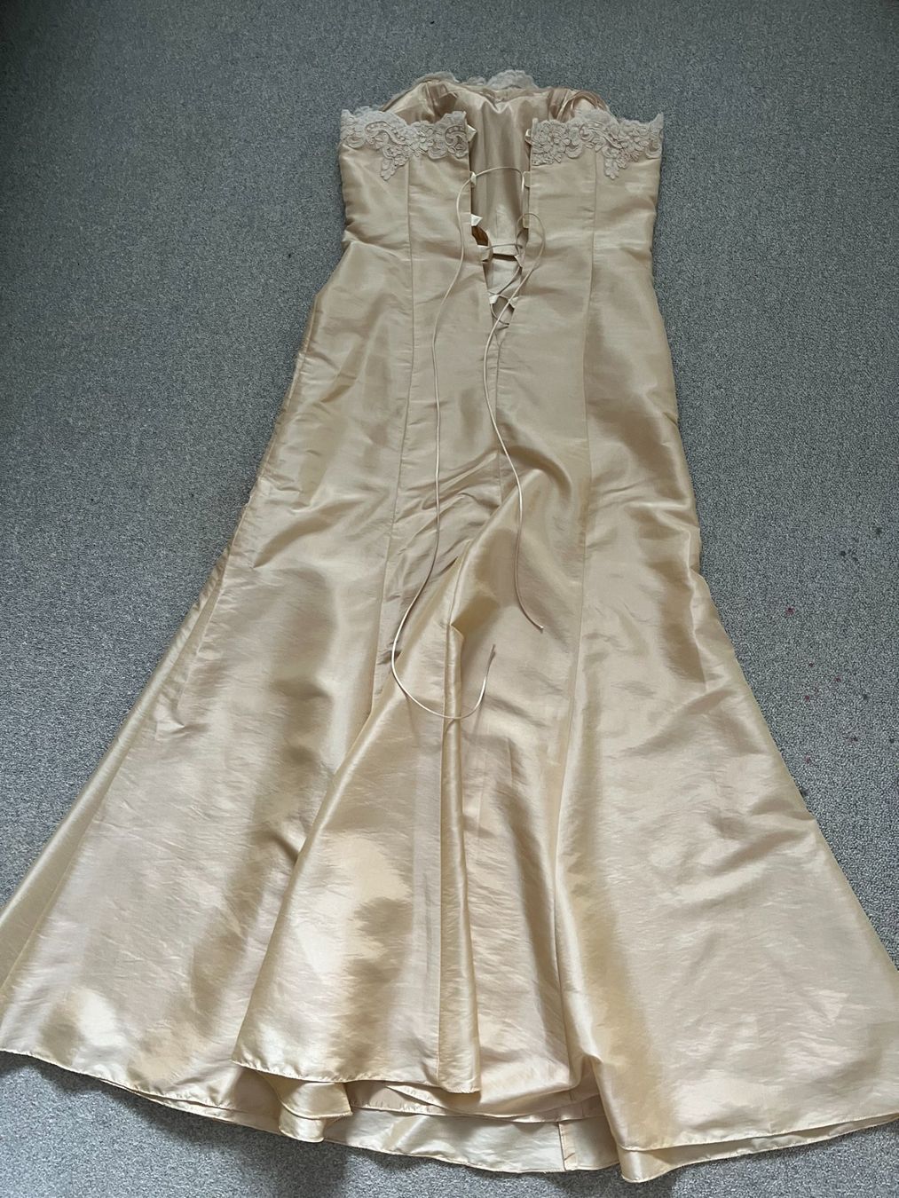 Vestiti: Abendkleid ModissaGlam Gr 40 – Usato da Rekingen AG venduto da Barmaleus 3