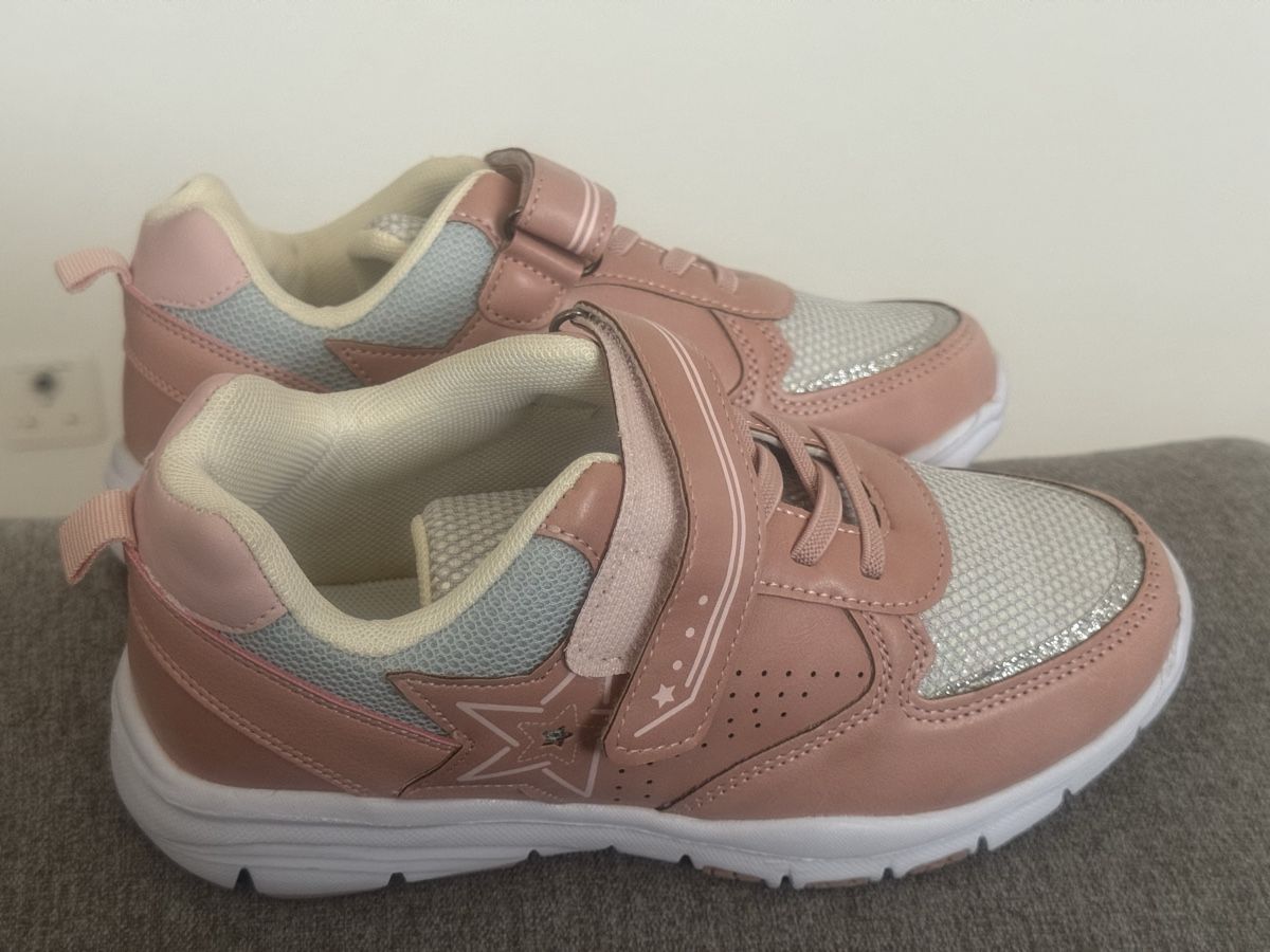 Scarpe per ragazze: Turnschuhe 34 – Nuovo (secondo la descrizione) da Schlieren venduto da Fam.Baumi