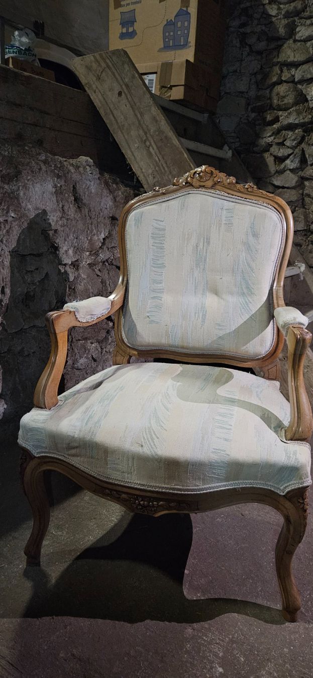 Poltrone: Fauteuil ancien de style Louis XV – Usato da Lausanne venduto da emaange13 1