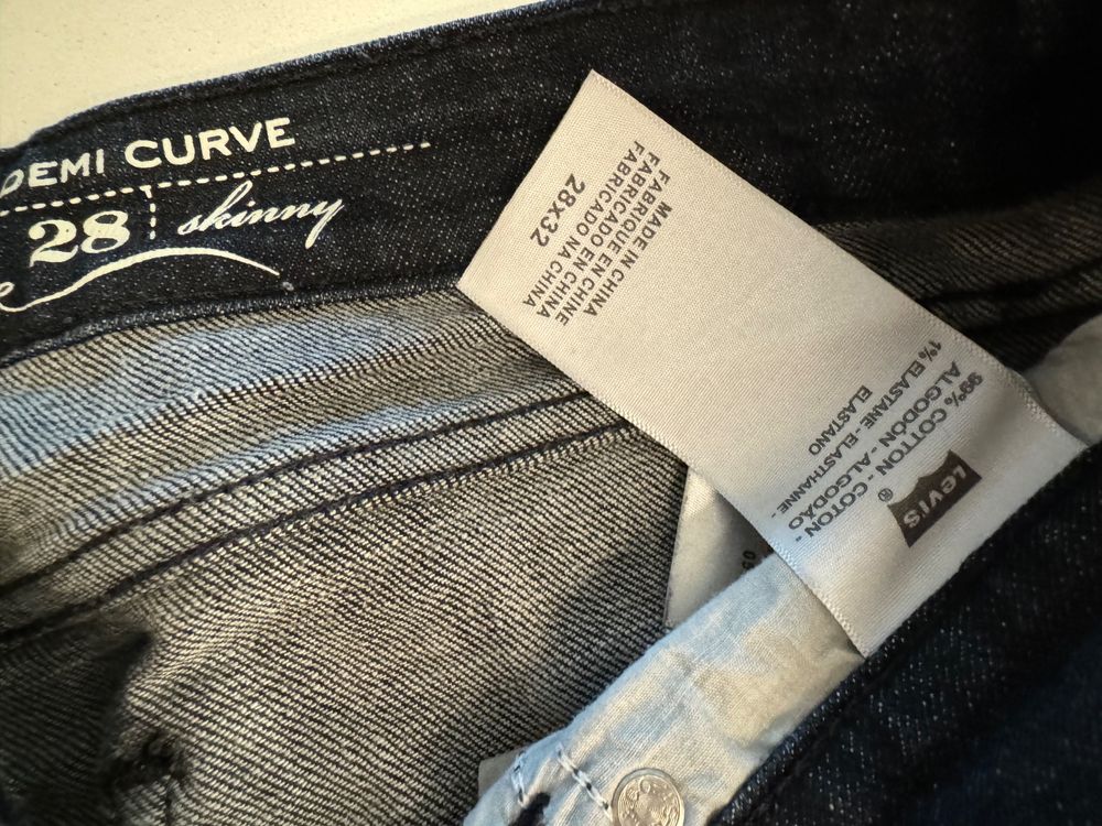 Levi's Jeans: Levi’s Jeans für Damen – Usato da Melide venduto da falkenauge444 2