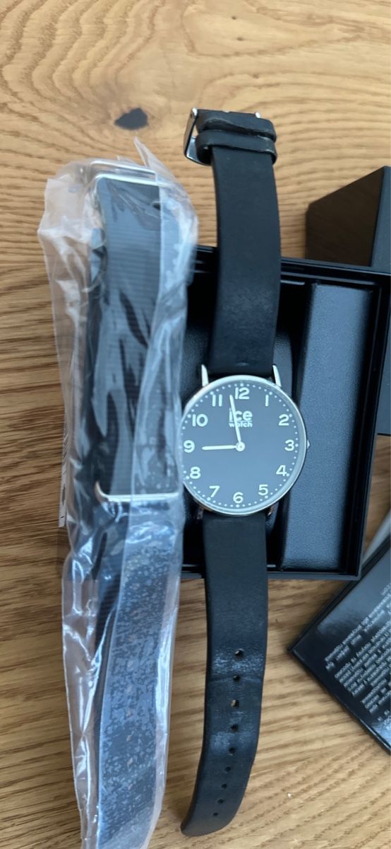 Ice watch Orologi: Ice Watch Uhr schwarz/silber – Usato da Zofingen venduto da kat_gbm9 1