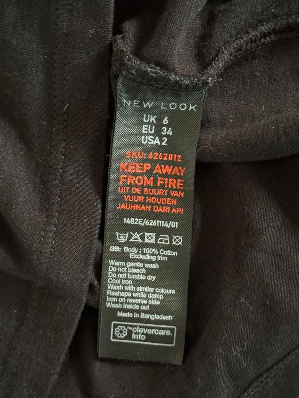 New Look T-shirt: Basic Shirt Schwarz von New Look Gr. 34 – Usato da Rothrist venduto da Fondgruebe 2