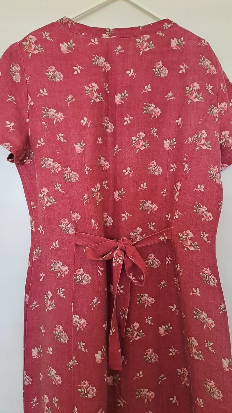 Vestiti: Robe Laura Ashley vintage UK14 EU40 – Usato da Vevey venduto da dml_c8v7 1