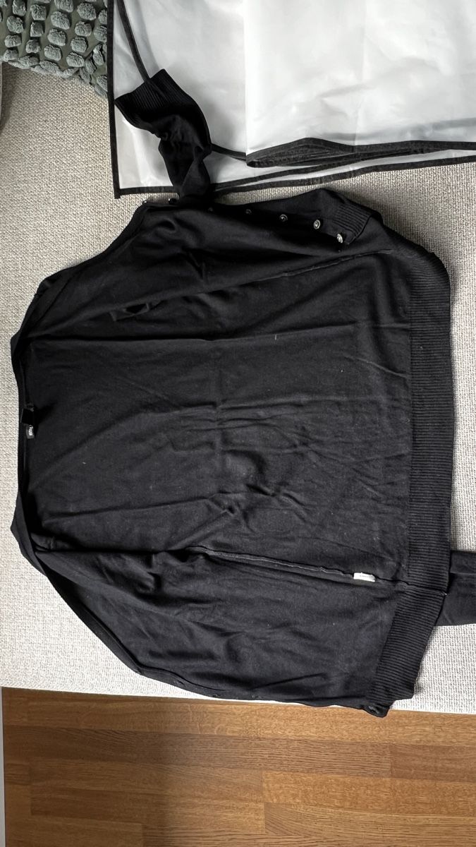 Top: Schwarzes Top, Grösse M – Usato da Schaffhausen venduto da Halu279 3