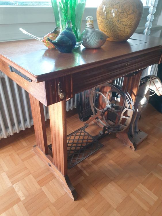 Spannende Alte Nhmaschine Deko Fotos