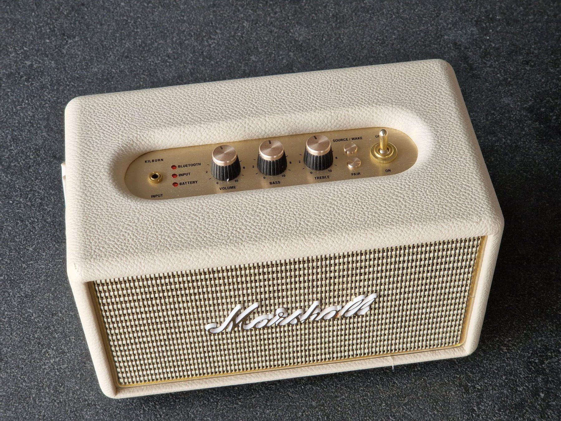 Marshall Lautsprecher: Marshall Kilburn  Bluetooth Lautsprecher Beige – Gebraucht aus Ruswil von Humubobojeje