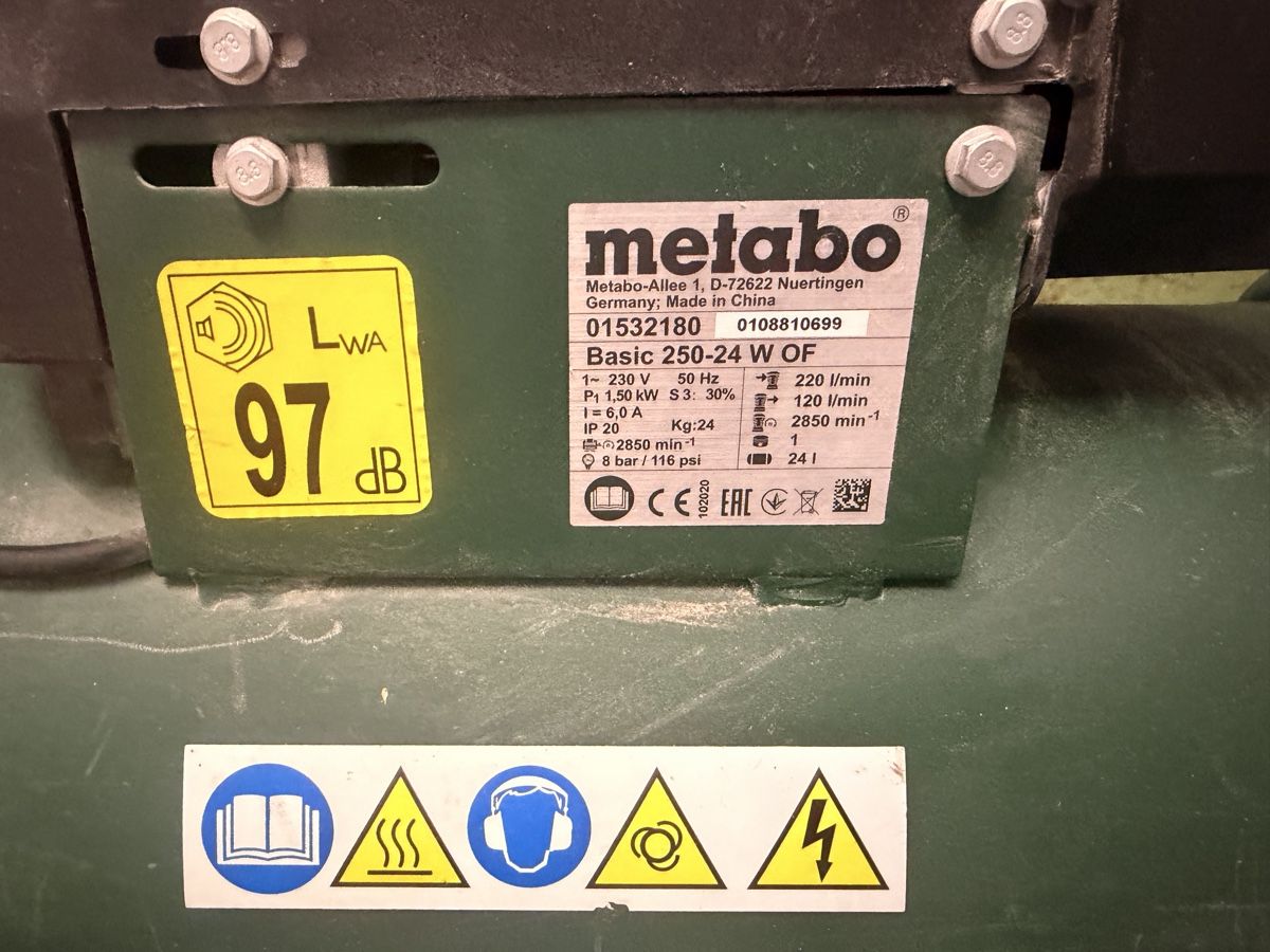 Metabo Compressori: Metabo Basic 250-24 W OF Kompressor – Usato da Balterswil venduto da new_one-123 1