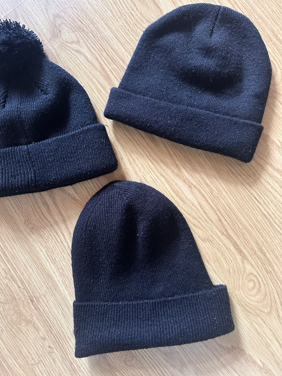 Copricapi, berretti & cappellini: 3 schwarze Mützen – Usato da Münsingen venduto da Secondhand89 1
