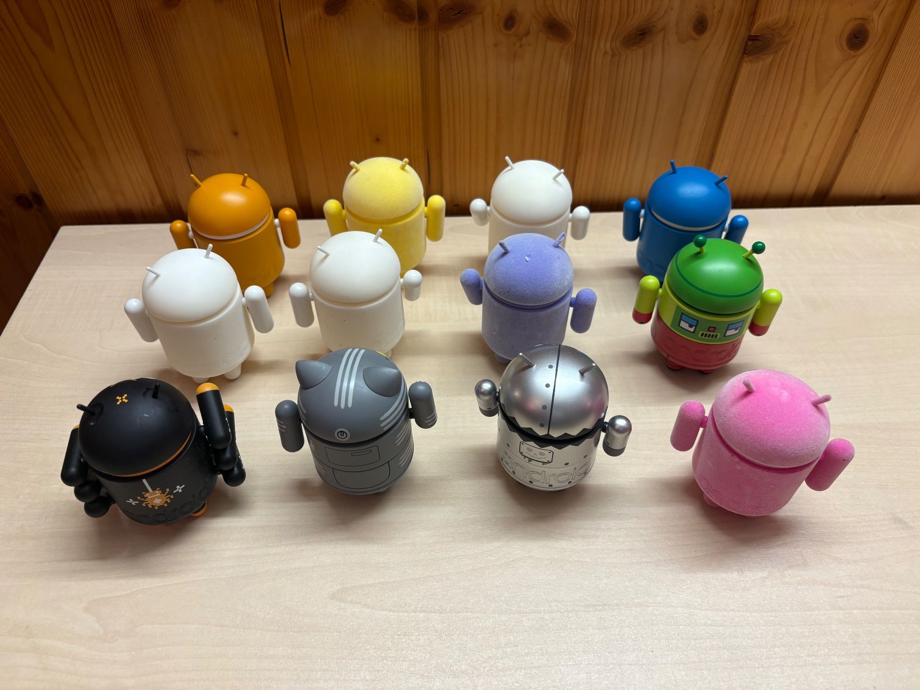 Statuette: Android Figuren 12 Stk. – Usato da Rümligen venduto da Sibill 1