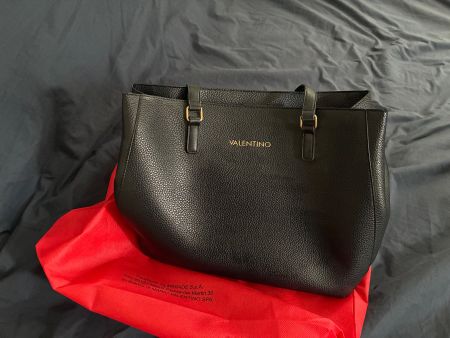 Valentino Tasche Schwarz Leder mit Staubbeutel Guter Zustand