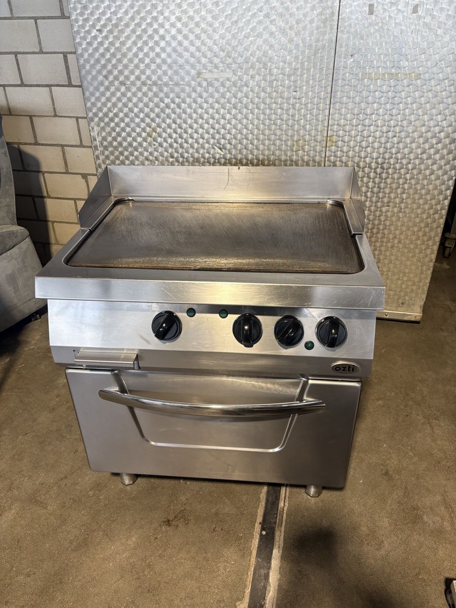 Elettrodomestici da cucina: Grillplatte mit Backofen – Usato da Wohlen AG venduto da Moh80 1