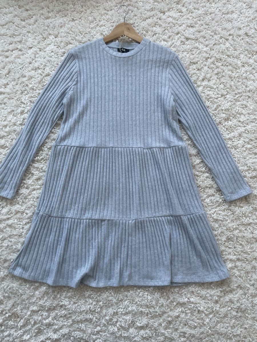 C&A Vestiti: Robe bleu clair à volants taille L neuve – Nuovo e nell'imballaggio originale da Versoix venduto da Pti-pois