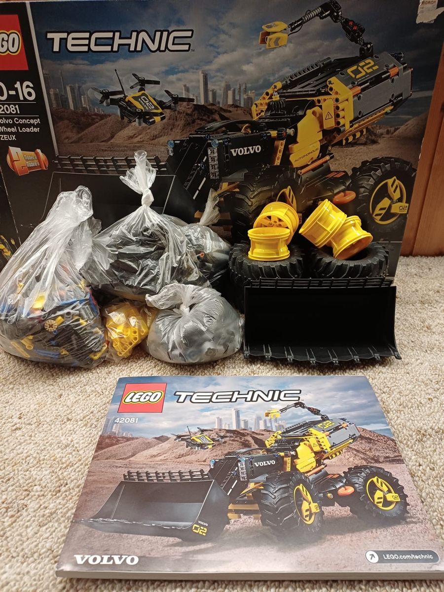 Lego Giocattoli: LEGO Technic Volvo Konzept Radlader 42081 – Usato da Nänikon venduto da Mrzulu 2