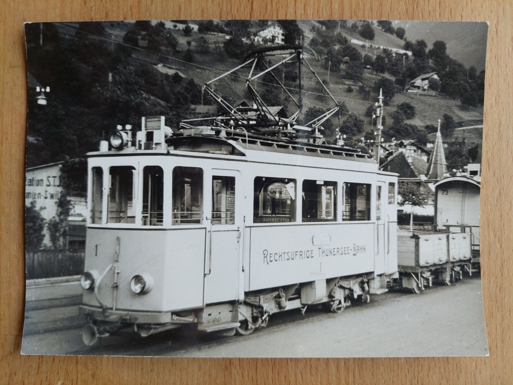 Cartoline postali: Echtfotokarte Rechtsufrige-Thunersee-Bahn – Usato da Obfelden venduto da Foto_Bild_Kunst_Buch