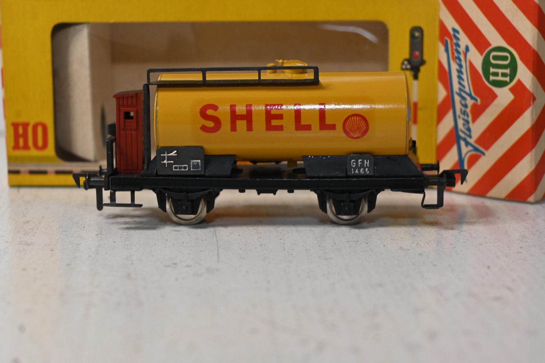 Fleischmann Trains électriques: Fleischmann HO Eisenbahnwagen SBB CFF Shell Tankwagen Antik – D'occasion à Laupen ZH par Zmoewe 1