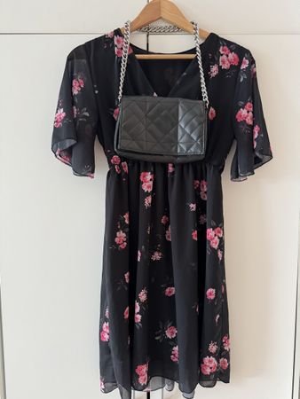Perfektes Duo: Kleid & Tasche