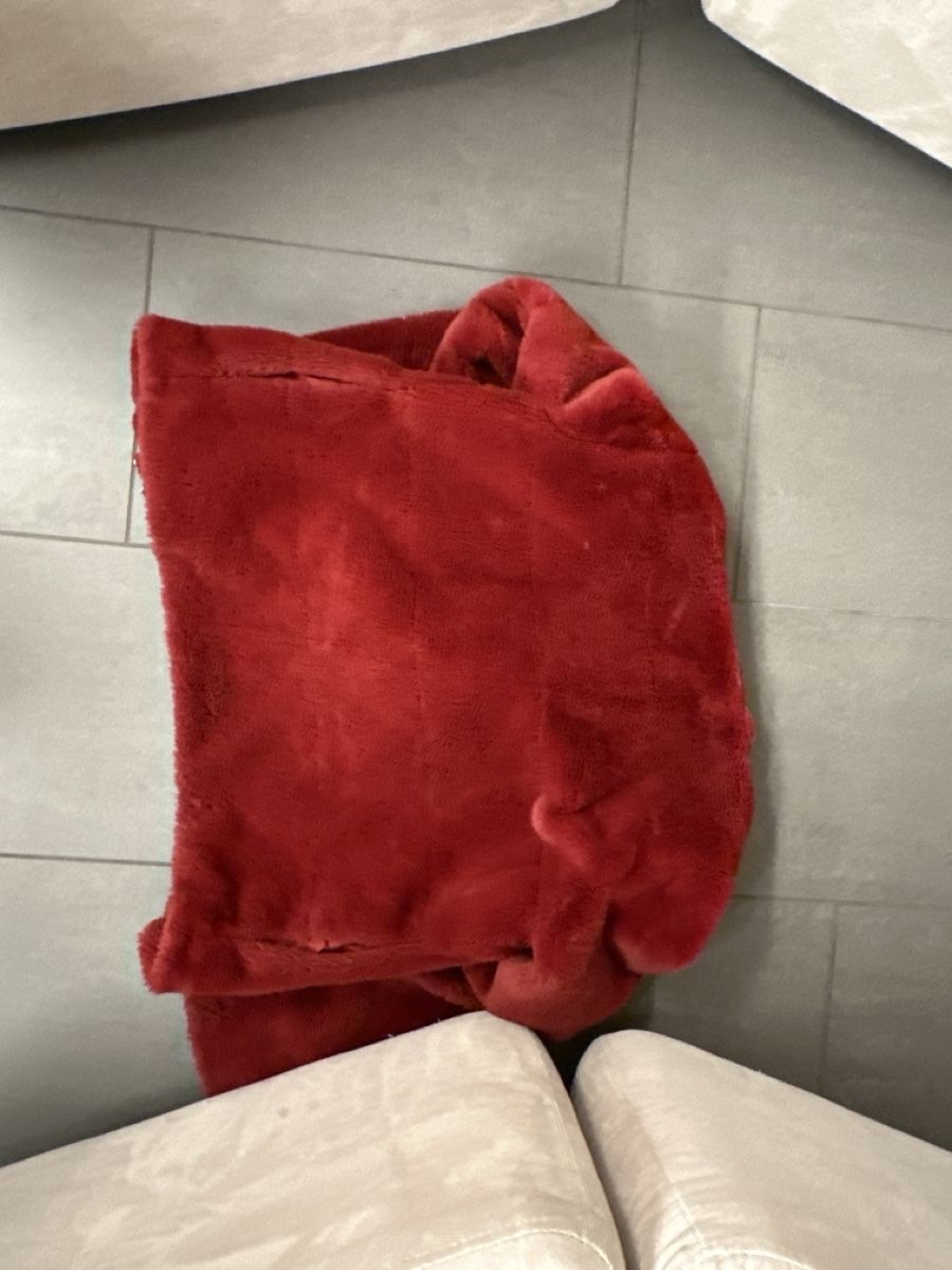 Only Giacche: Rote Kuscheljacke von ONLY, Grösse M – Usato da Endingen venduto da SinaPJ 4