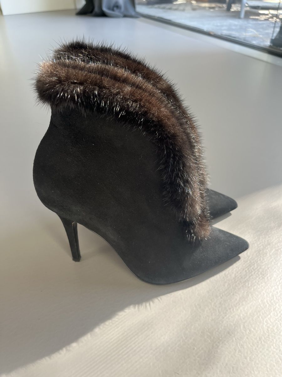 Scarpe da donna: Stiefeletten mit mit Nerzfell – Nuovo (secondo la descrizione) da Wattwil venduto da ann_m6sn
