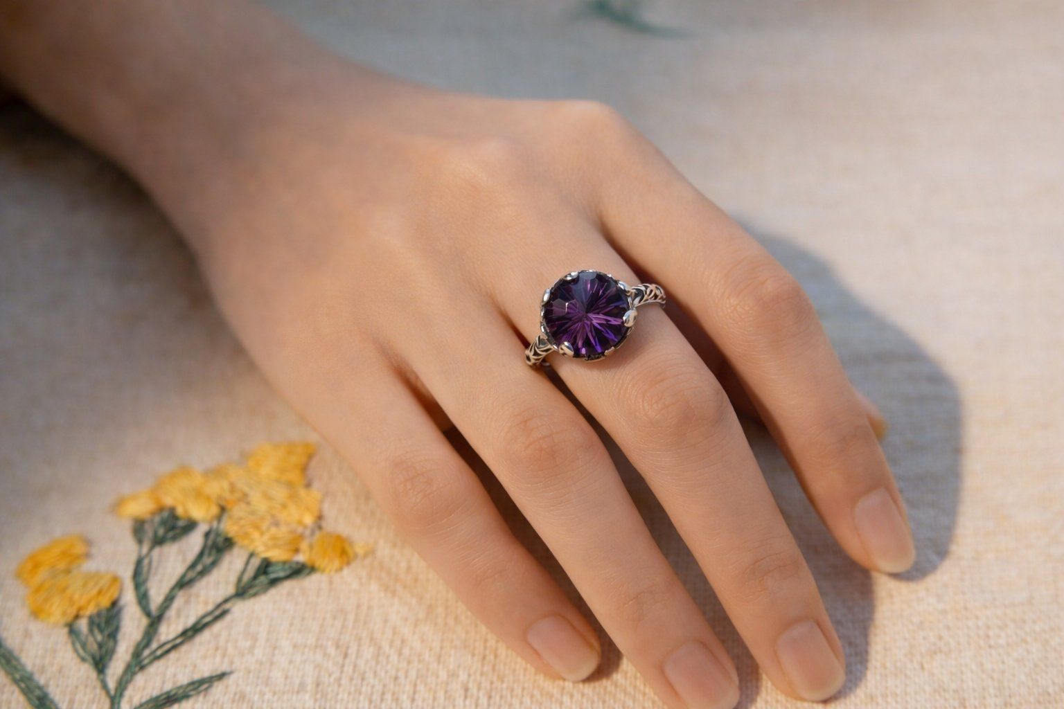 Anelli: NEW - S925 Amethyst Ring (Adjustable) – Nuovo (secondo la descrizione) da Zürich venduto da cin_wcf6 6