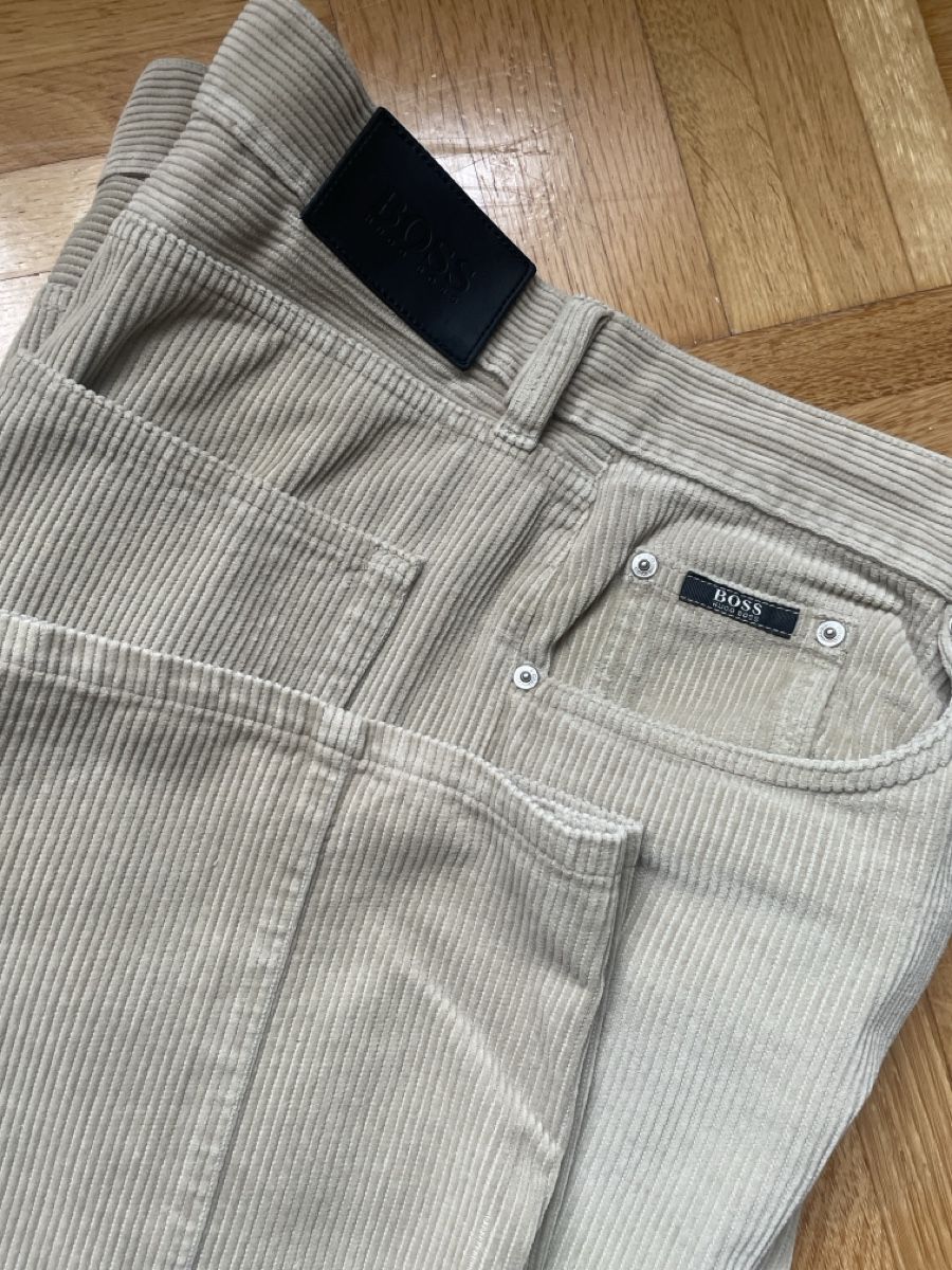 Hugo Boss Pantaloni: Boss Cordhose beige – Usato da Freidorf TG venduto da ibipatria