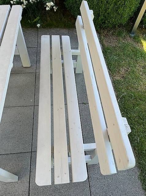 Tischset: Massiver Holz Gartentisch mit Sitzbänken – Gebraucht aus Huttwil von Bora40 2