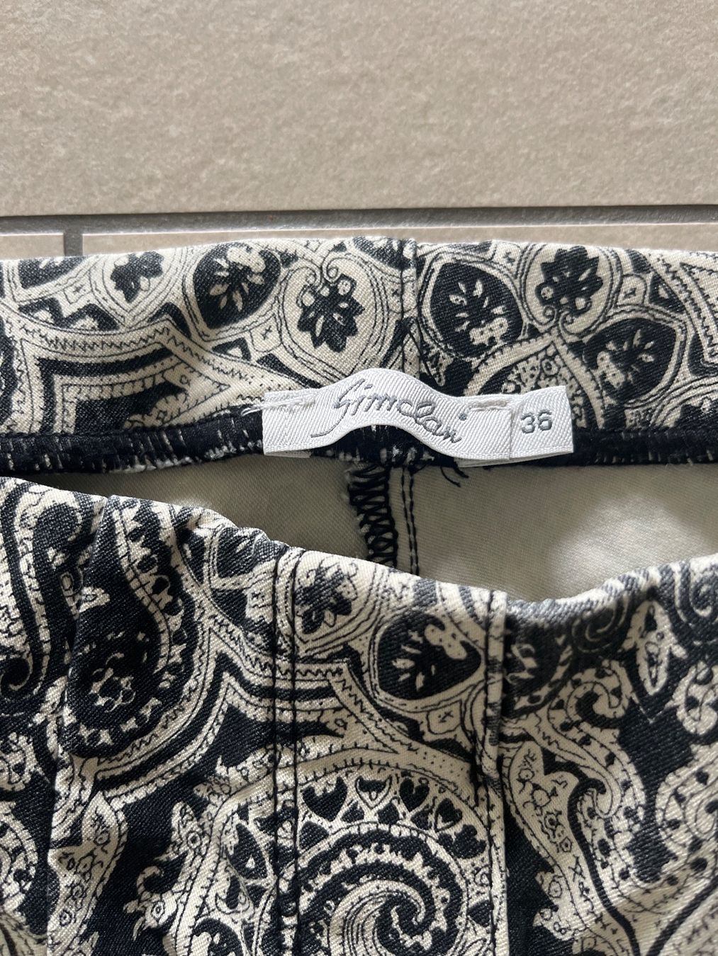 Pantaloni: Simclan Hosen – Usato da Roggliswil venduto da Eishockeygirl 1