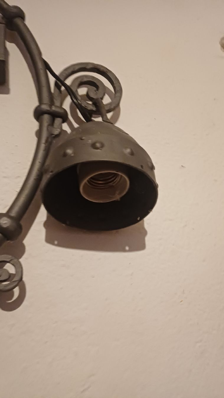 Lampade: Antike geschmiedete Lampe – Usato da Flawil venduto da Naphtali 4