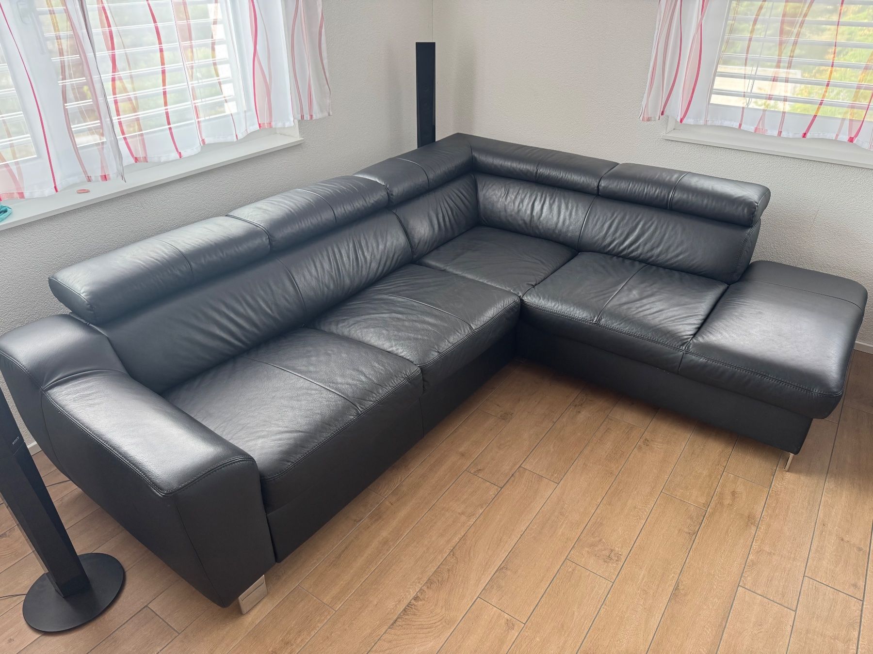 Conforama Sofas: Eckschlafsofa Bella – D'occasion à Täuffelen par Bernermuentschi 1