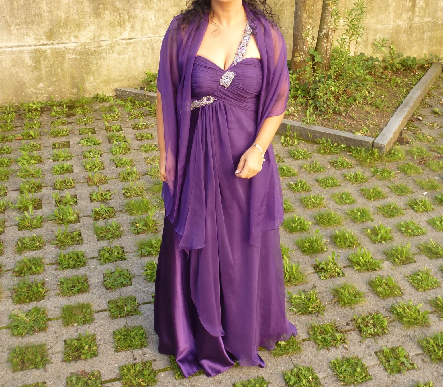 Vestiti: Abendkleid violett mit Steinchen Details – Usato da Staufen venduto da M19M