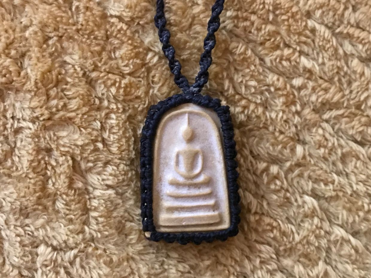 Anhänger: Buddha Amulett/Makramee Halskette – Neu (gemäss Beschreibung) aus Basel von Michael-Keltoi
